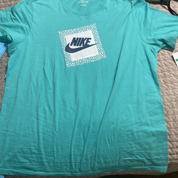 A bundle of two new Nike T-shirt’s - Picture 2 of 5